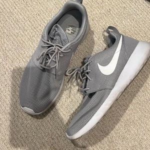 Mens 9.5 fit like women’s 11